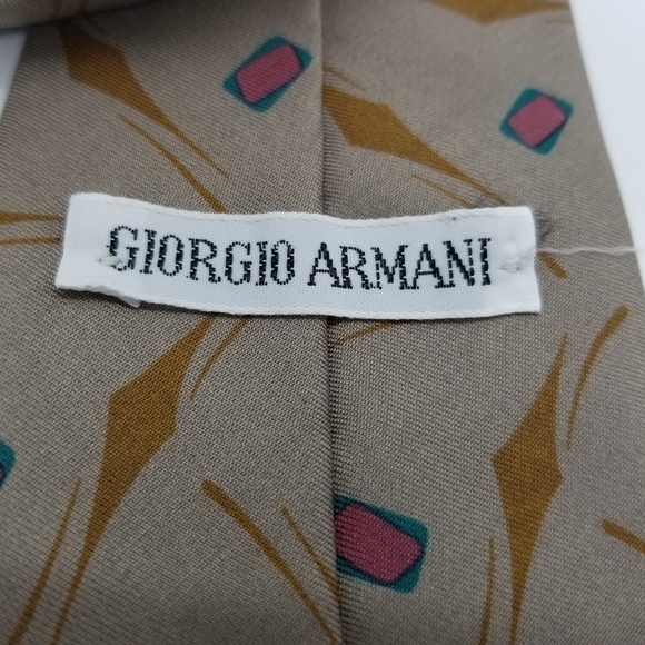 Giorgio Armani vintage taupe tie with brown pink green accents 60 in long - Picture 5 of 5